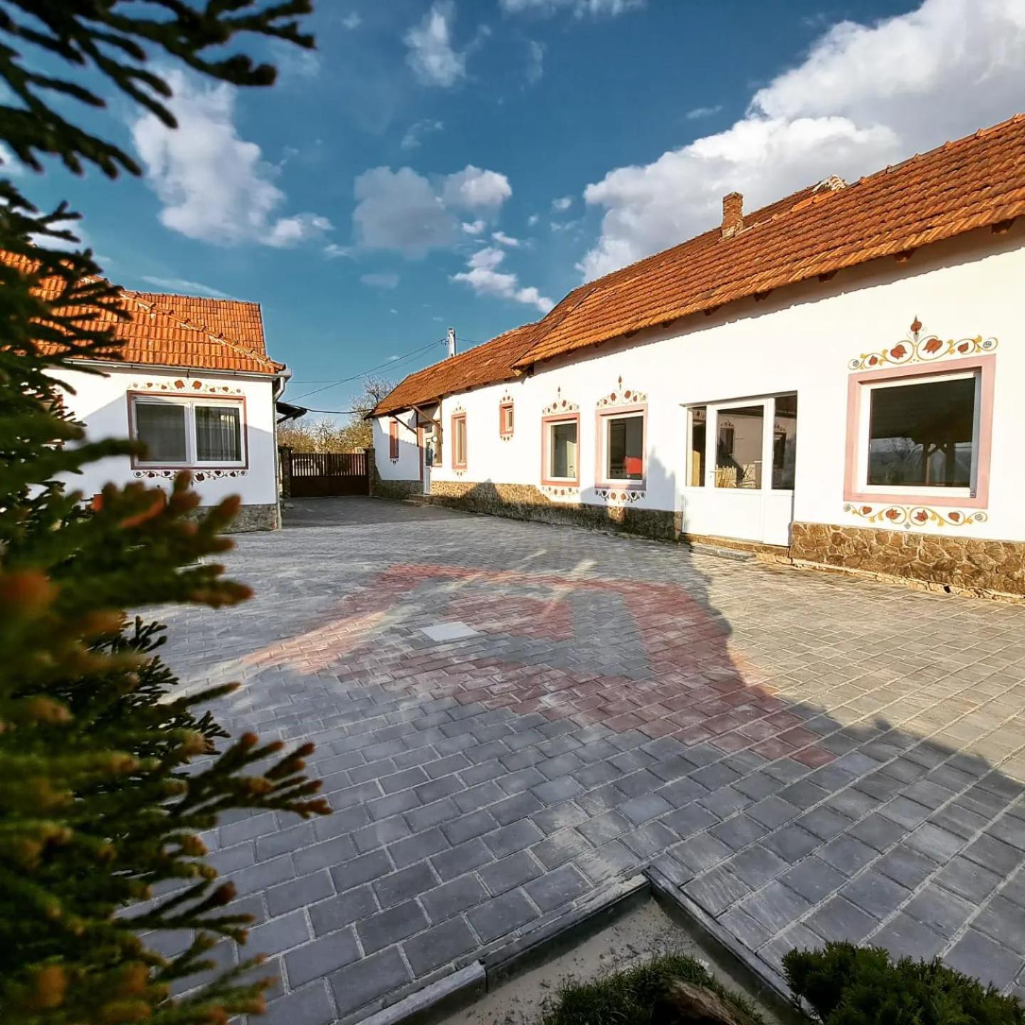 Pensiunea Turistica Retreat Belvedere Vadu Crisului Luaran gambar